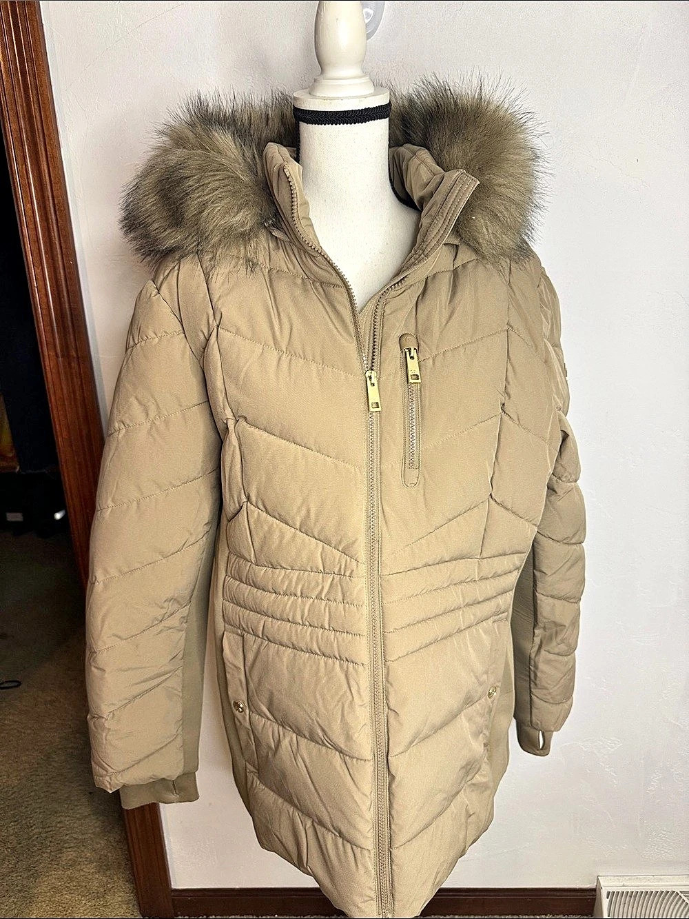 Michael Kors Faux Fur Trim Hooded Puffer Coat Beige XL